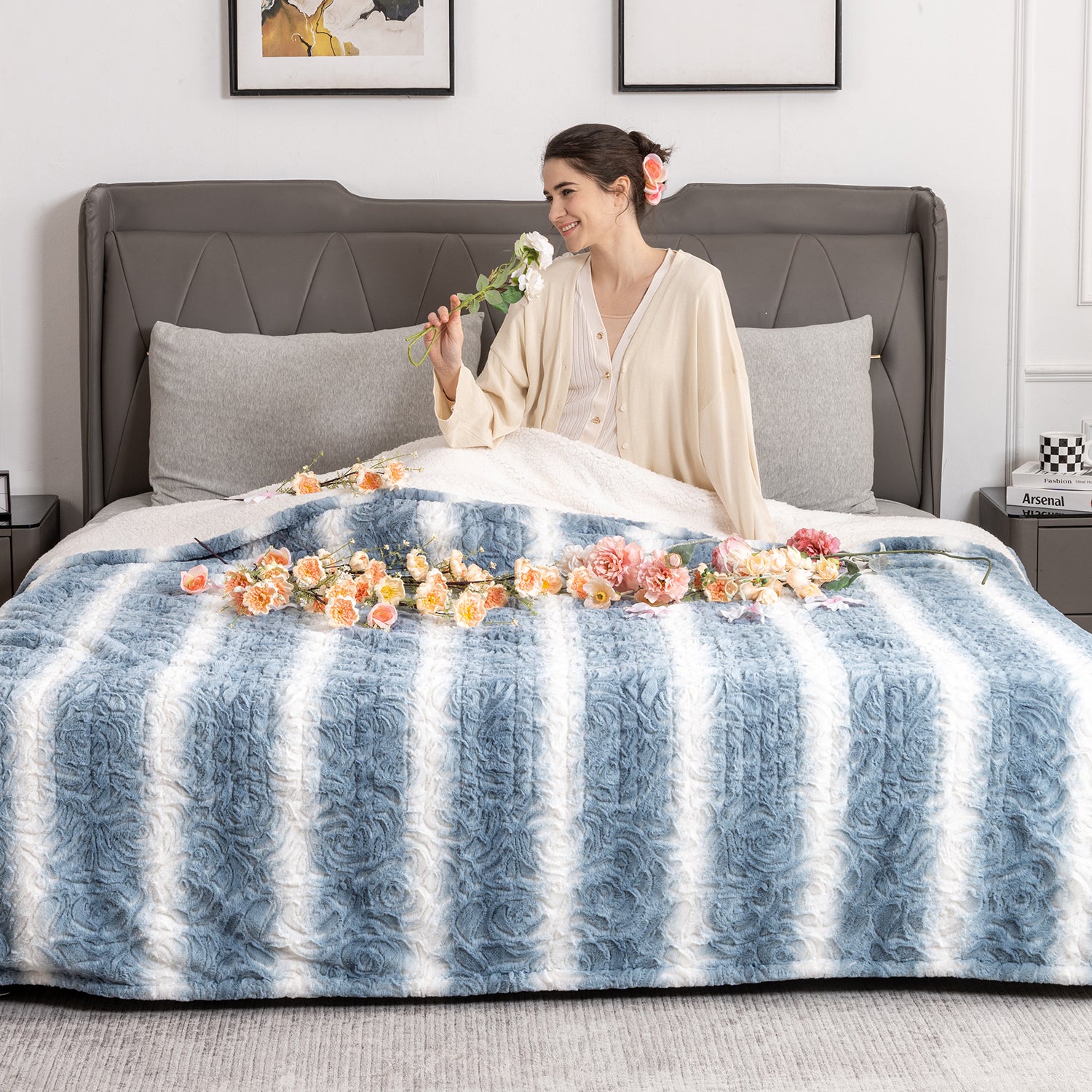 Blue & White Flower Pattern Faux Fur & Soft Sherpa Electric Heated Blanket