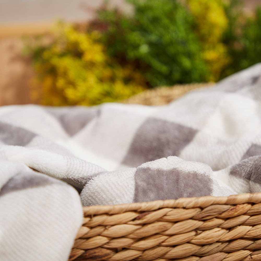 Gray White Plaid Soft Flannel Electric Heating Throw